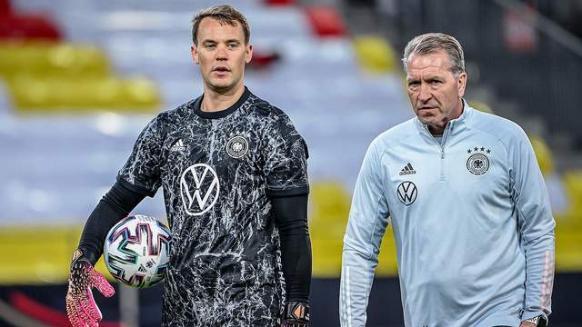 队在防守端 队在防守端